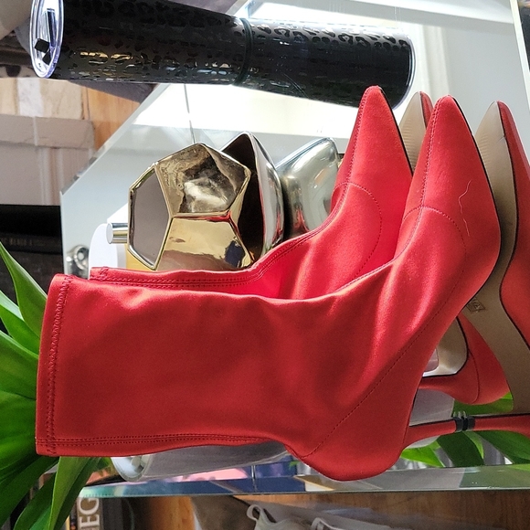 Red boots size 7 - Picture 1 of 4